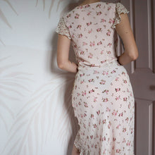 Load image into Gallery viewer, 100% silk pink floral frilly wrap dress UK 12
