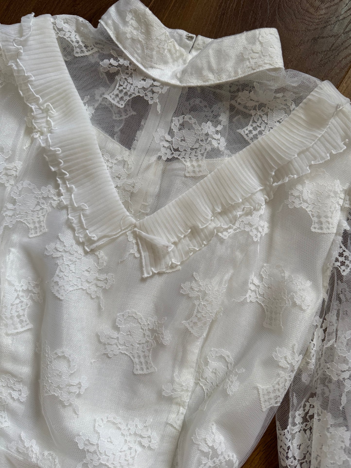 White lace flared sleeve wedding dress uk 8