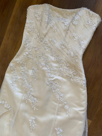 Ivory lace strapless couture wedding dress uk 8-10