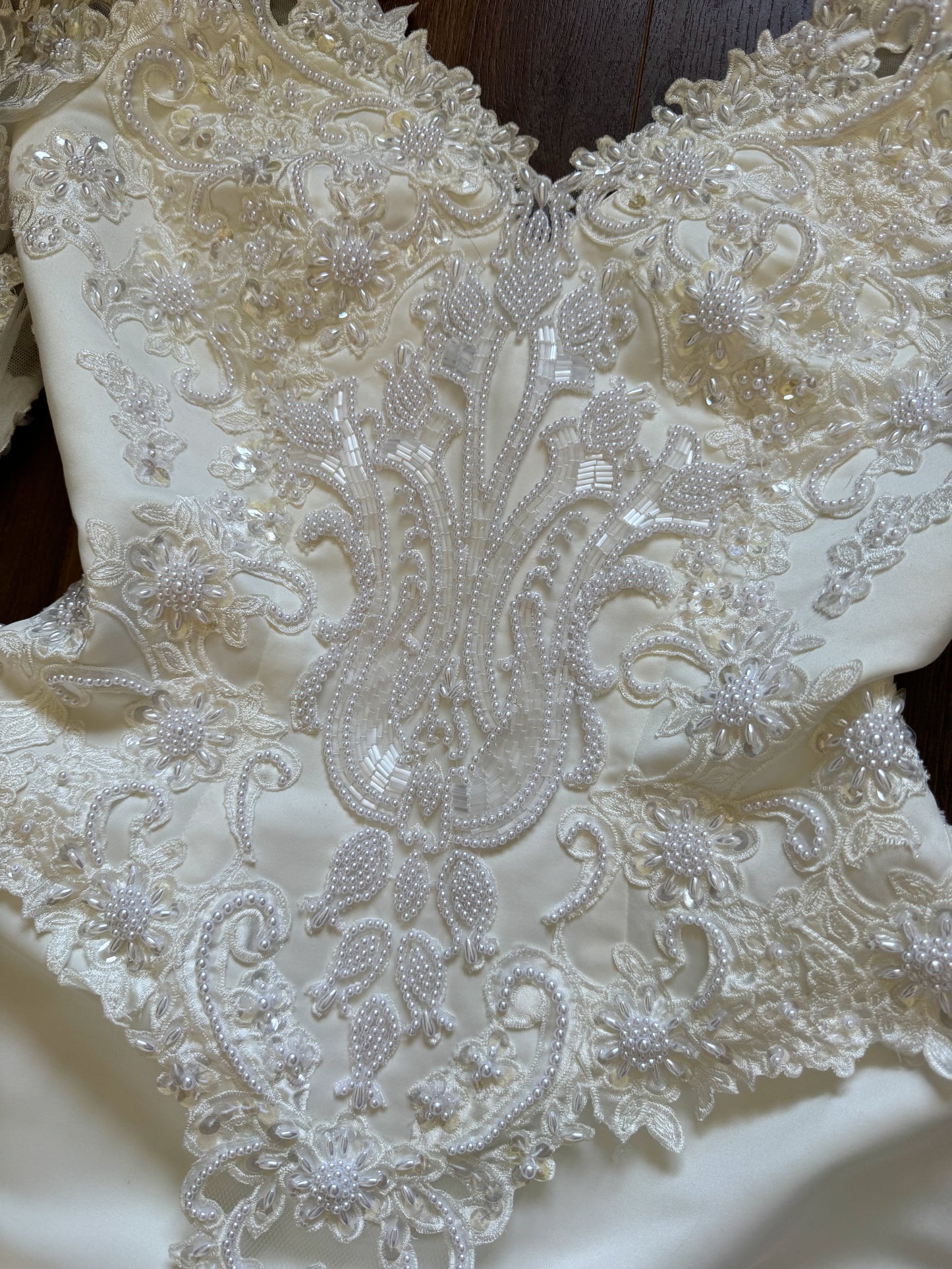 Long sleeve ivory lace wedding dress with detachable train uk 8-10