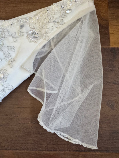 Beautiful ivory floaty wedding dress uk 12