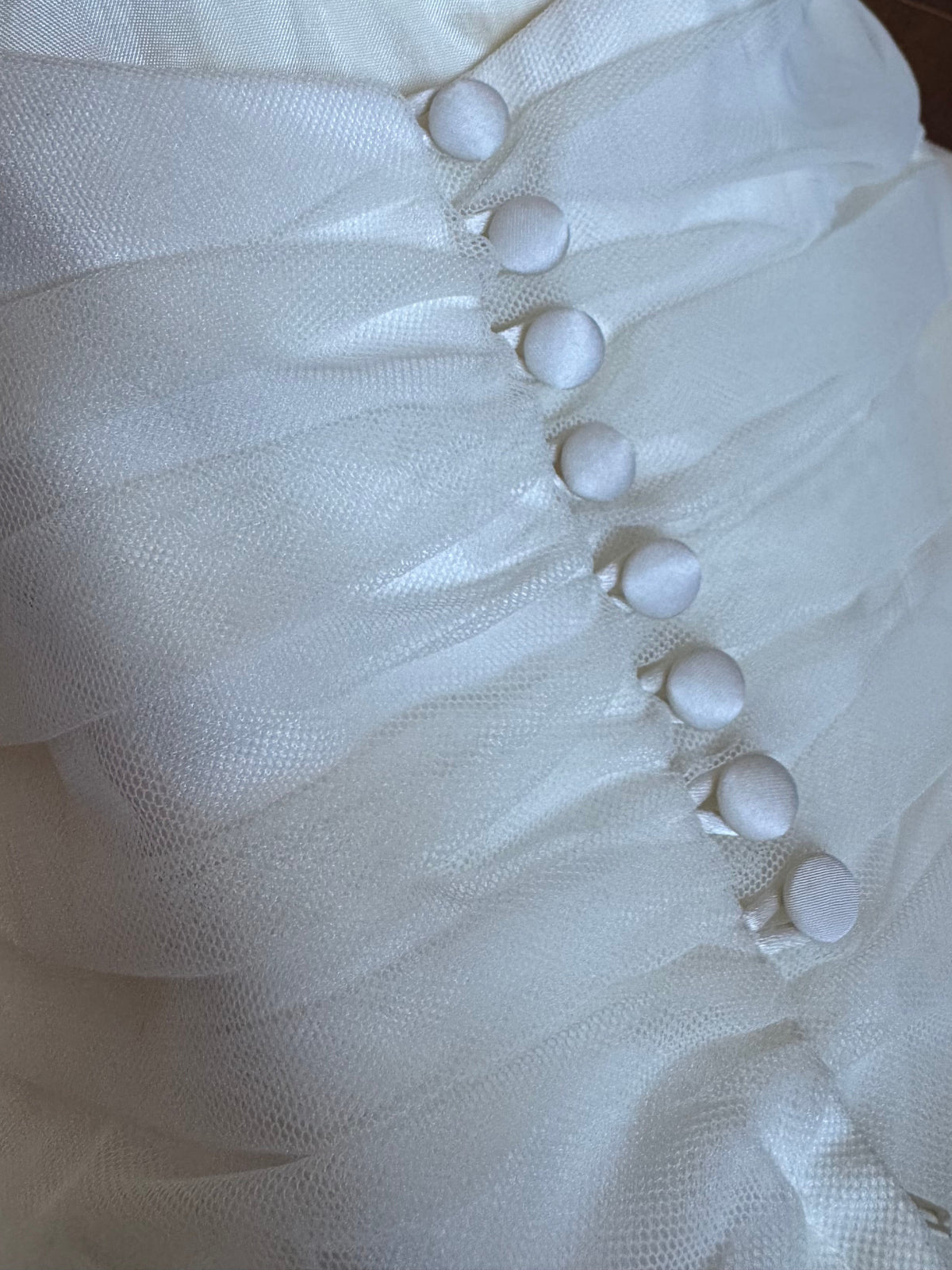 Petite ivory dreamy wedding or evening dress uk 10-12