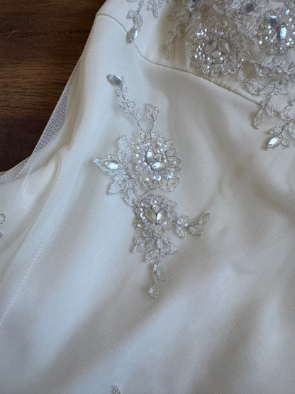 Beautiful ivory floaty wedding dress uk 12