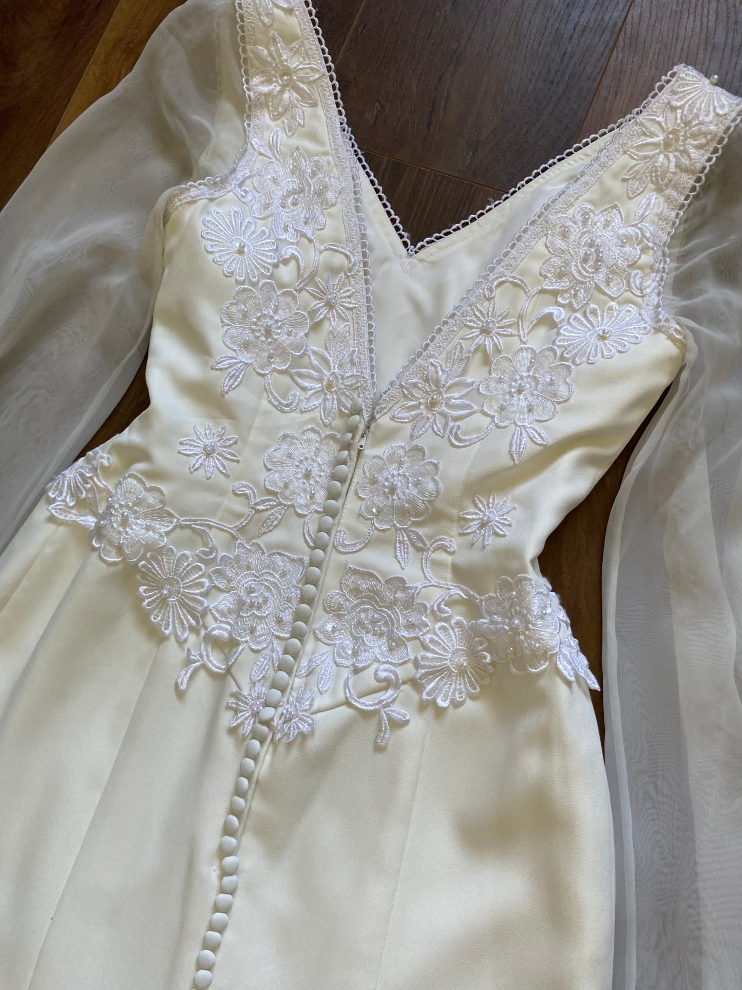 Ivory ethereal long sleeve lace wedding dress uk 10