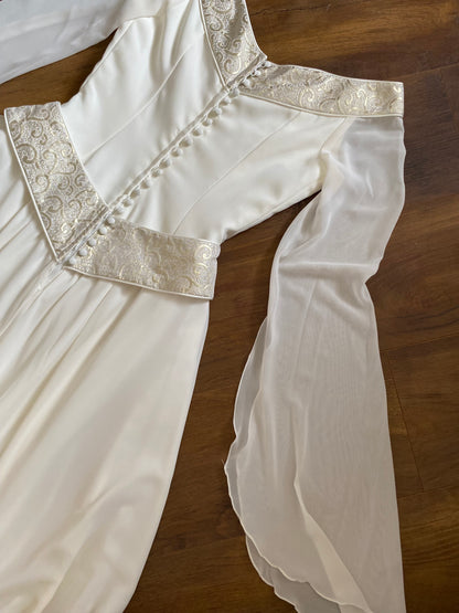 Ivory long sleeve medieval inspired wedding dress uk 10