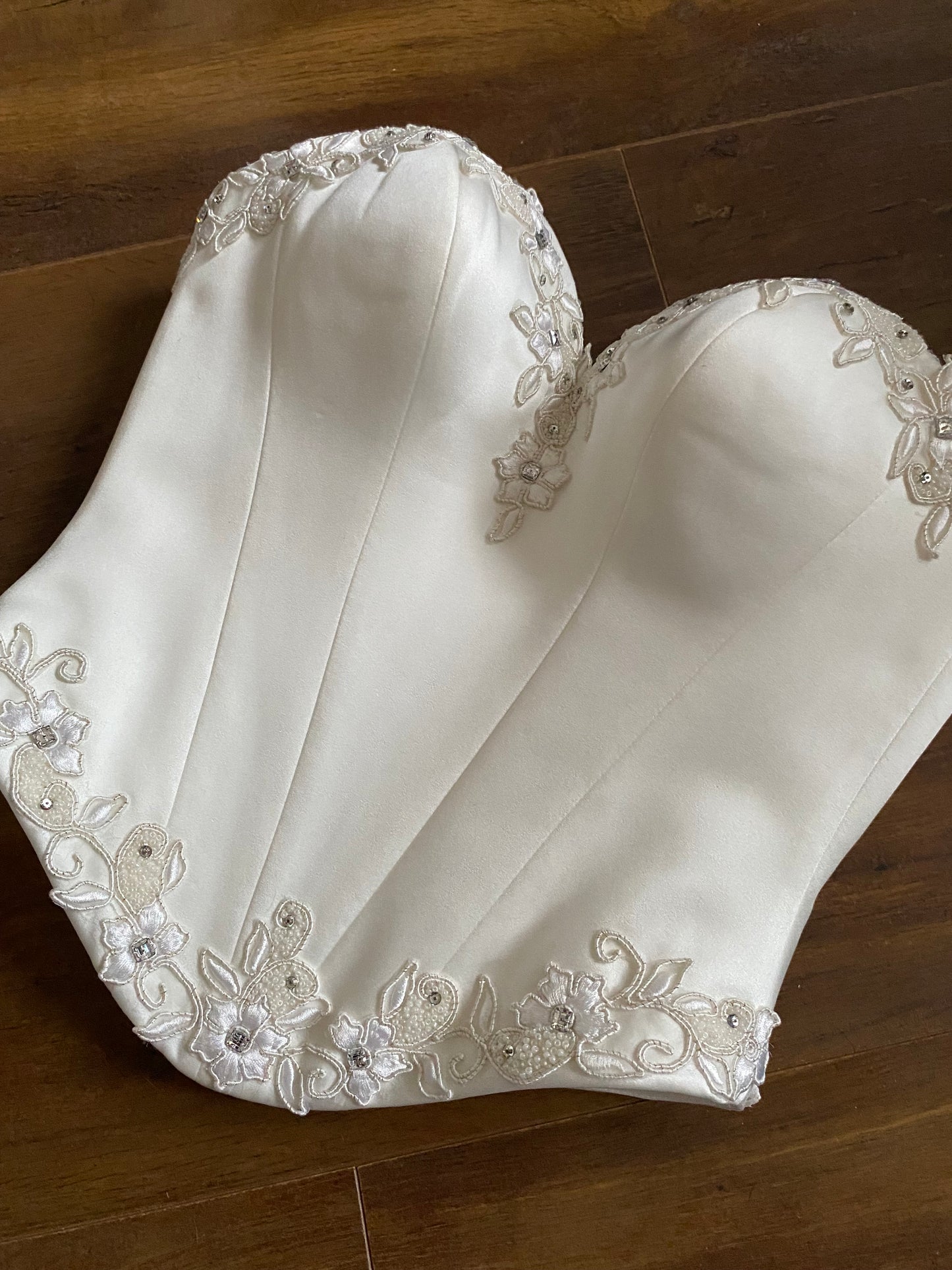 Benjamin Roberts ivory 2-piece wedding set uk 10