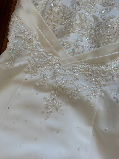 Ivory halter-neck lace wedding dress & shawl uk 8