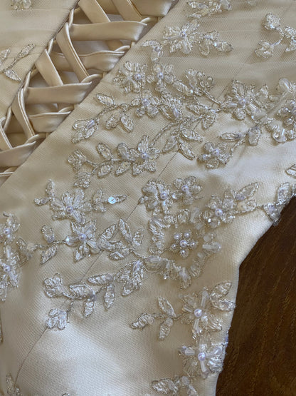 Ivory lace strapless couture wedding dress uk 8-10