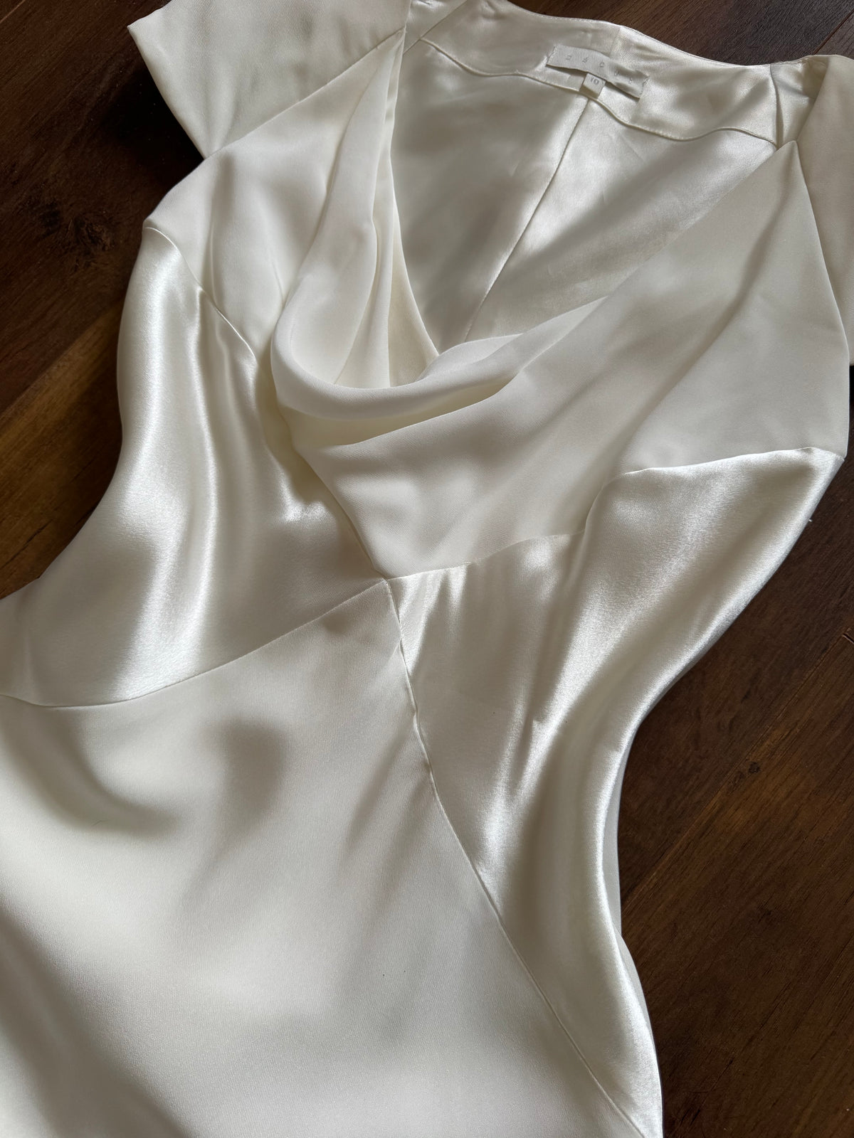 Ivory short sleeve figure hugging wedding dress uk 10