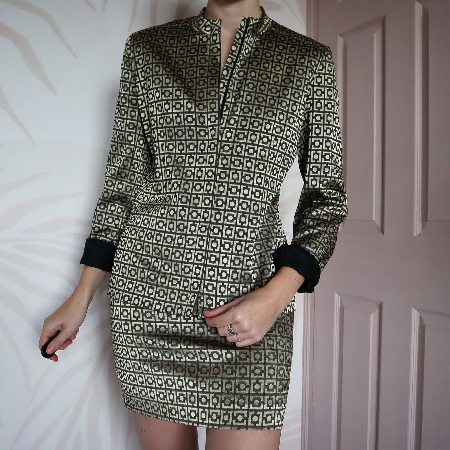 Gold print 2-piece skirt/jacket suit set UK 10