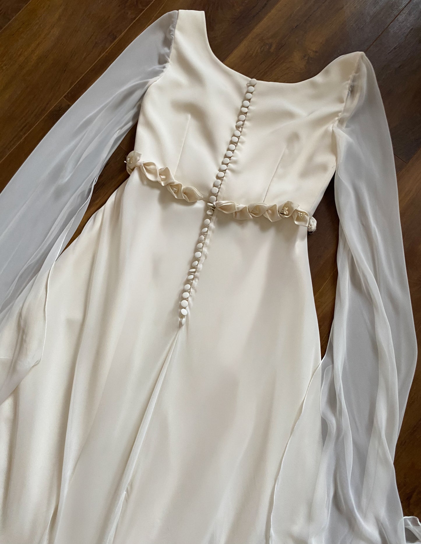 Ivory ethereal long sleeve wedding dress uk 10