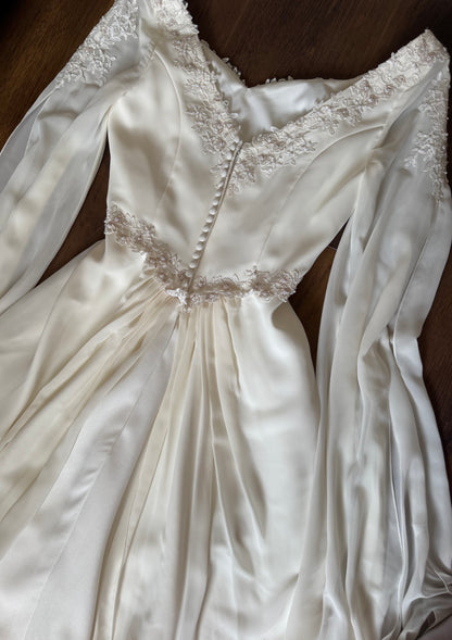 Ivory long sleeve ethereal wedding dress uk 10-12