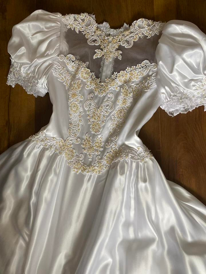 White 80s satin wedding dress uk 10-12