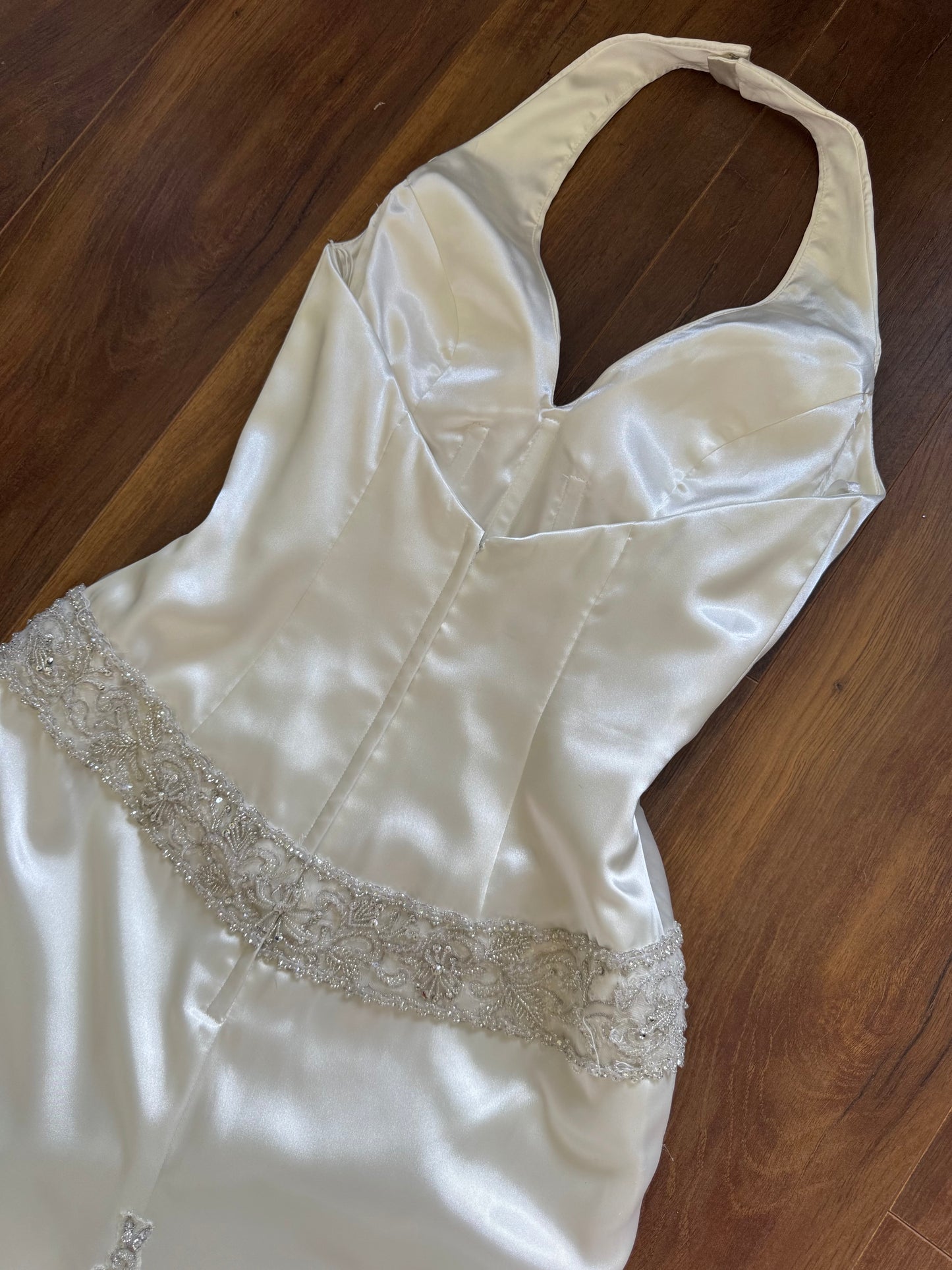 Ivory satin halter-neck wedding dress uk 10-12