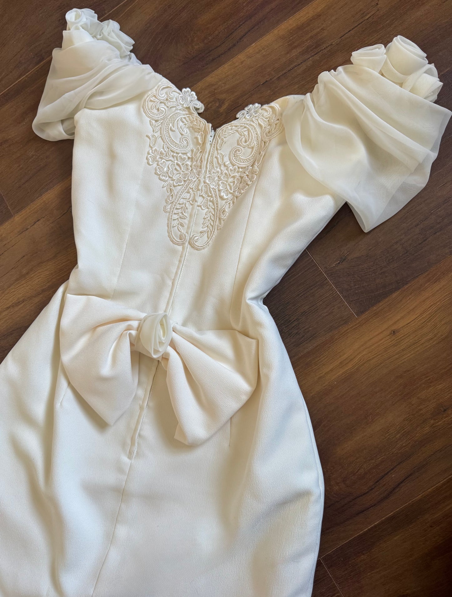 Ivory off shoulder wedding dress with detachable train uk 12
