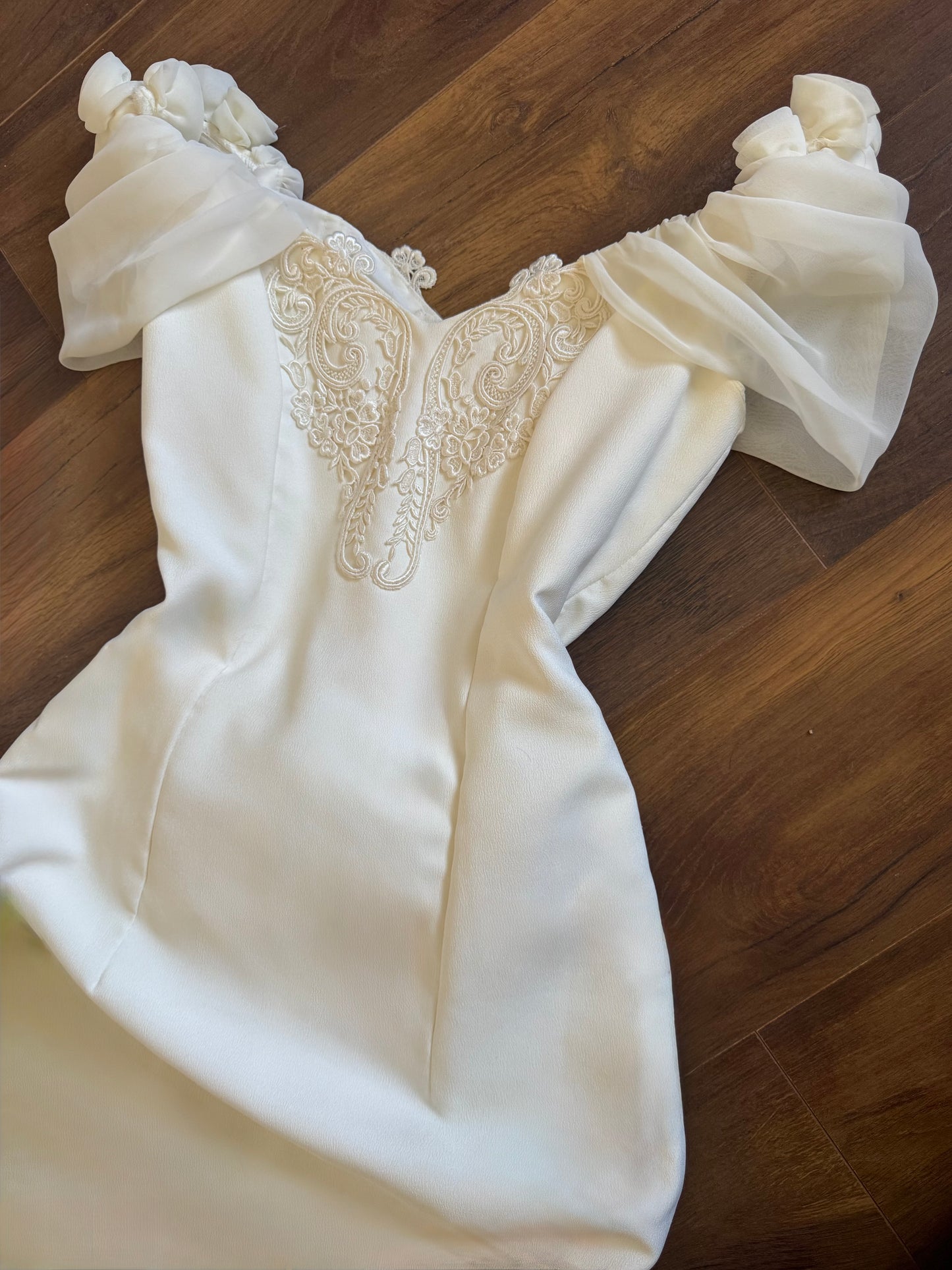 Ivory off shoulder wedding dress with detachable train uk 12