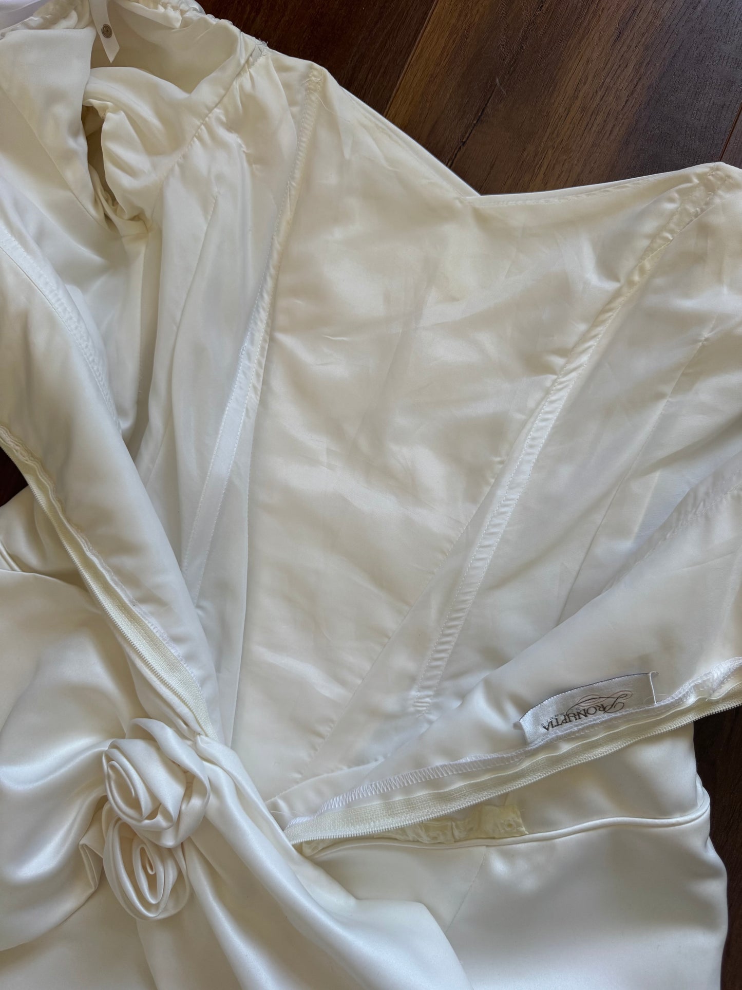 Pronuptia ivory off shoulder wedding dress uk 12
