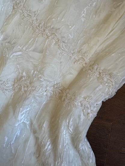 Ivory crinkled velvet wedding dress uk 10-12