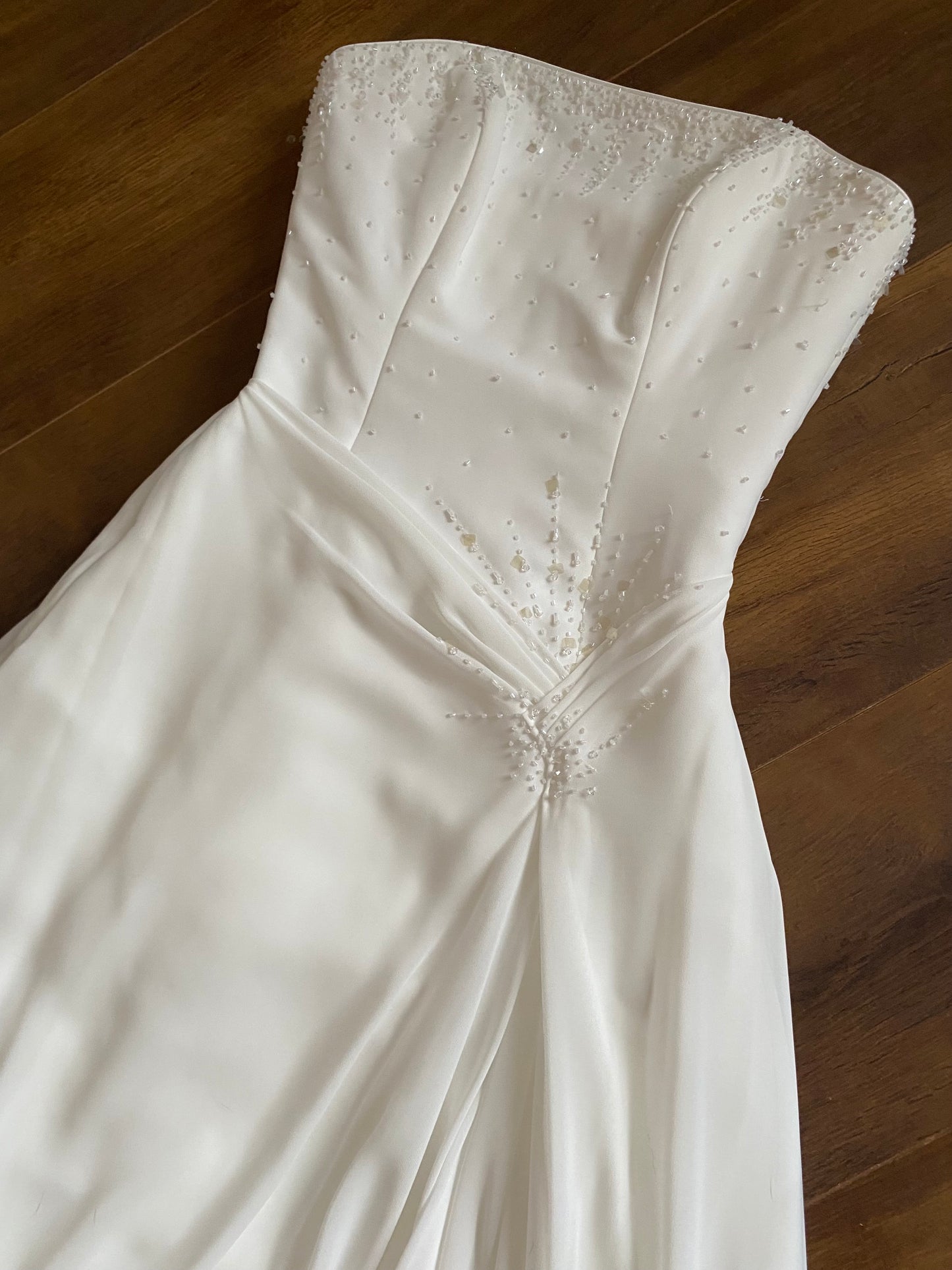 Maggie Sottero white strapless wedding dress & shawl uk 6-8