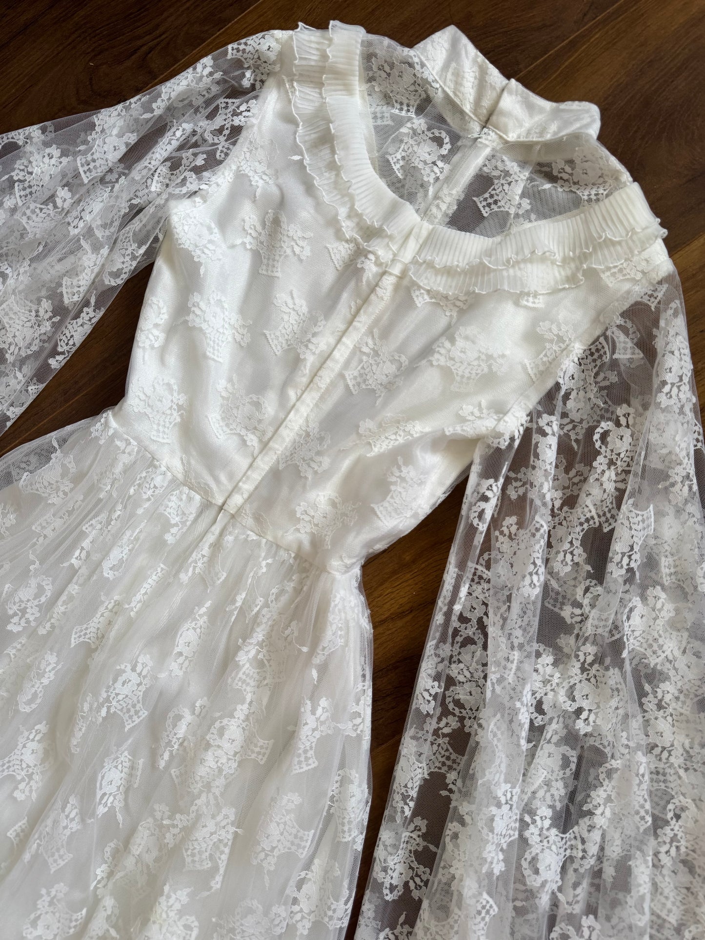 White lace flared sleeve wedding dress uk 8