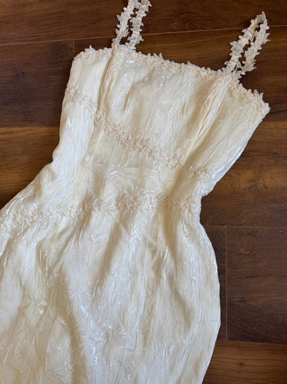 Ivory crinkled velvet wedding dress uk 10-12