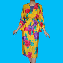 Load image into Gallery viewer, Gina Bacconi yellow floral 3-piece suit UK 8
