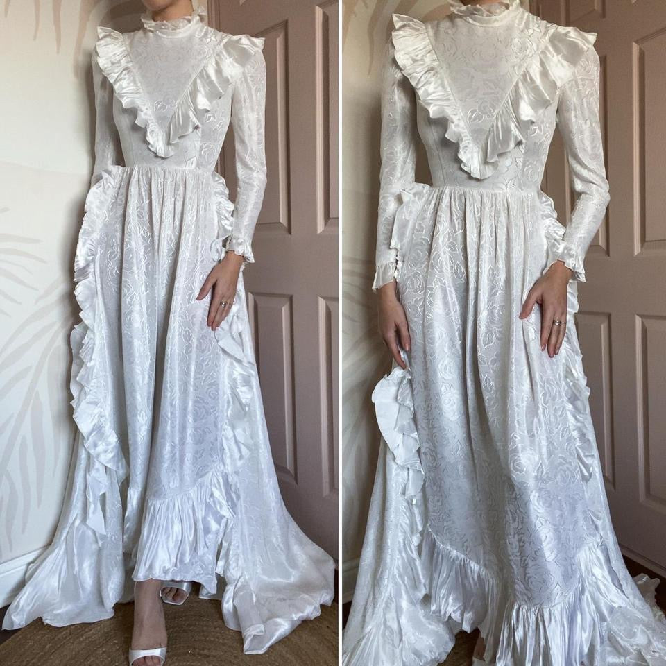 White 70s long sleeve floral wedding dress UK 8