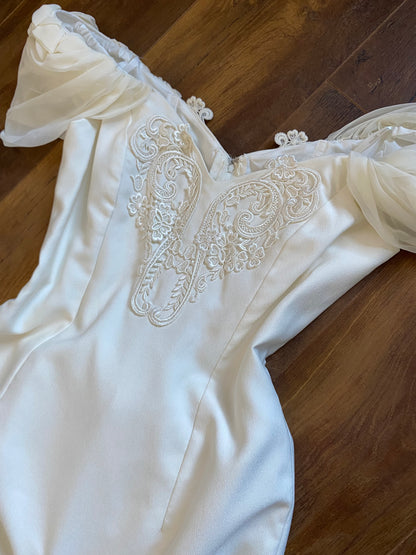 Ivory off shoulder wedding dress with detachable train uk 14