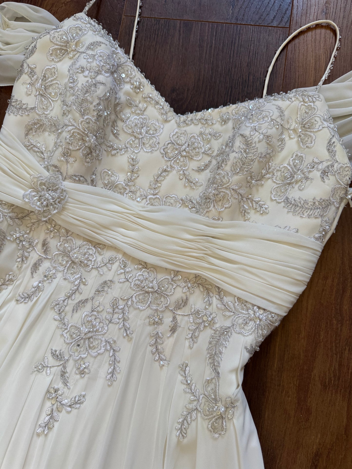 Amanda Wyatt ivory off shoulder wedding dress uk 10
