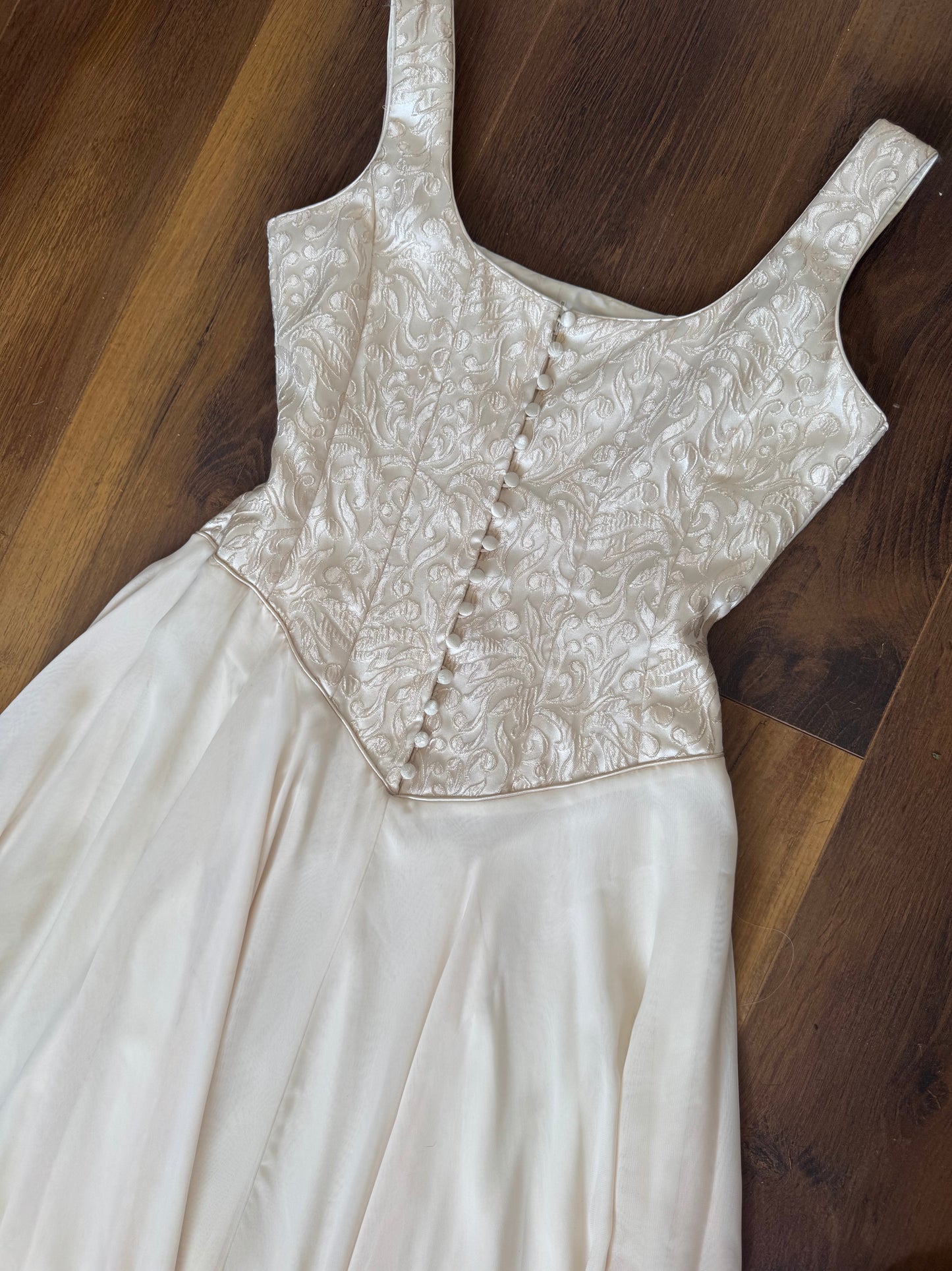 Ivory floaty vintage wedding dress and shawl uk 10