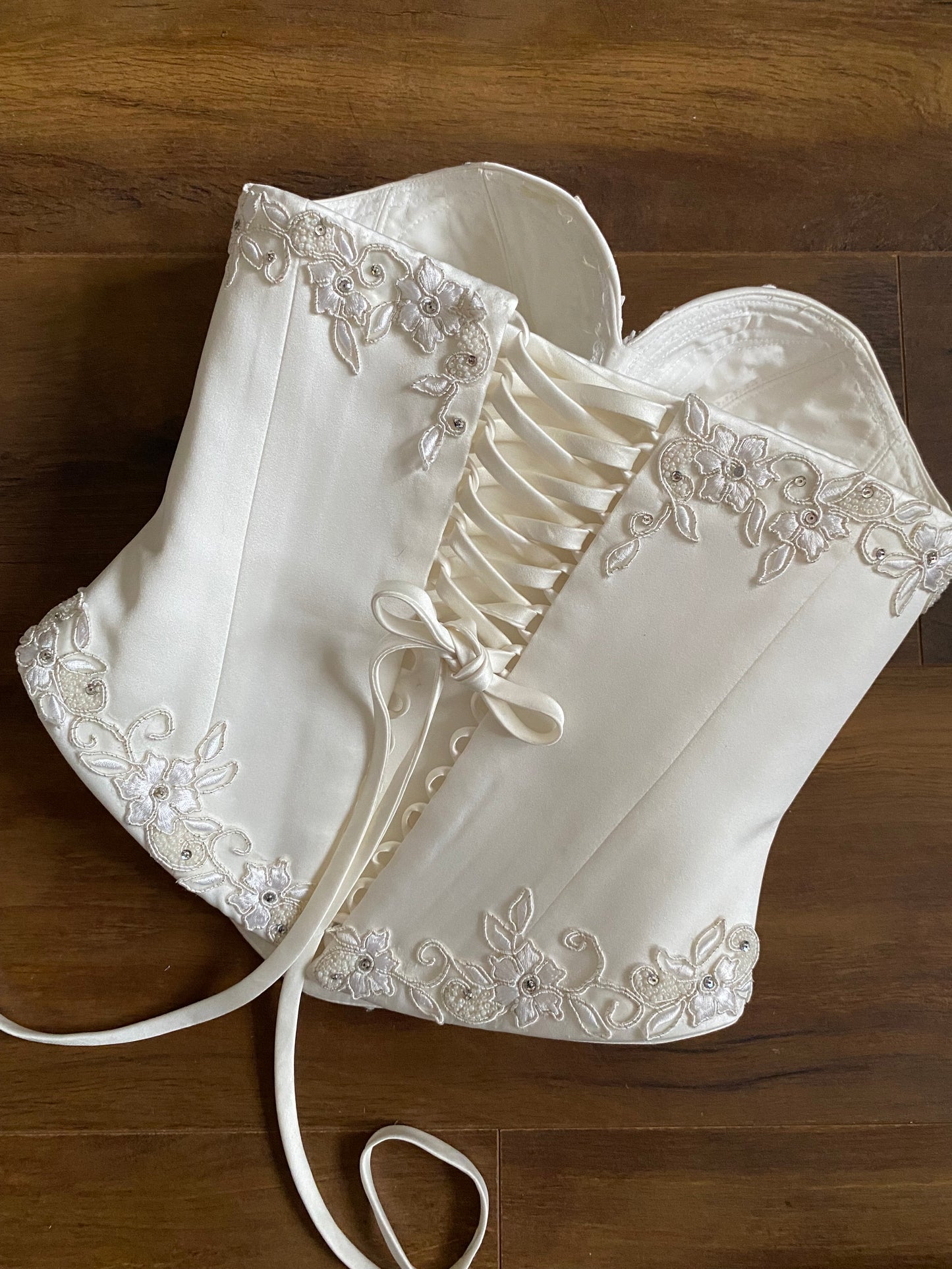 Benjamin Roberts ivory 2-piece wedding set uk 10