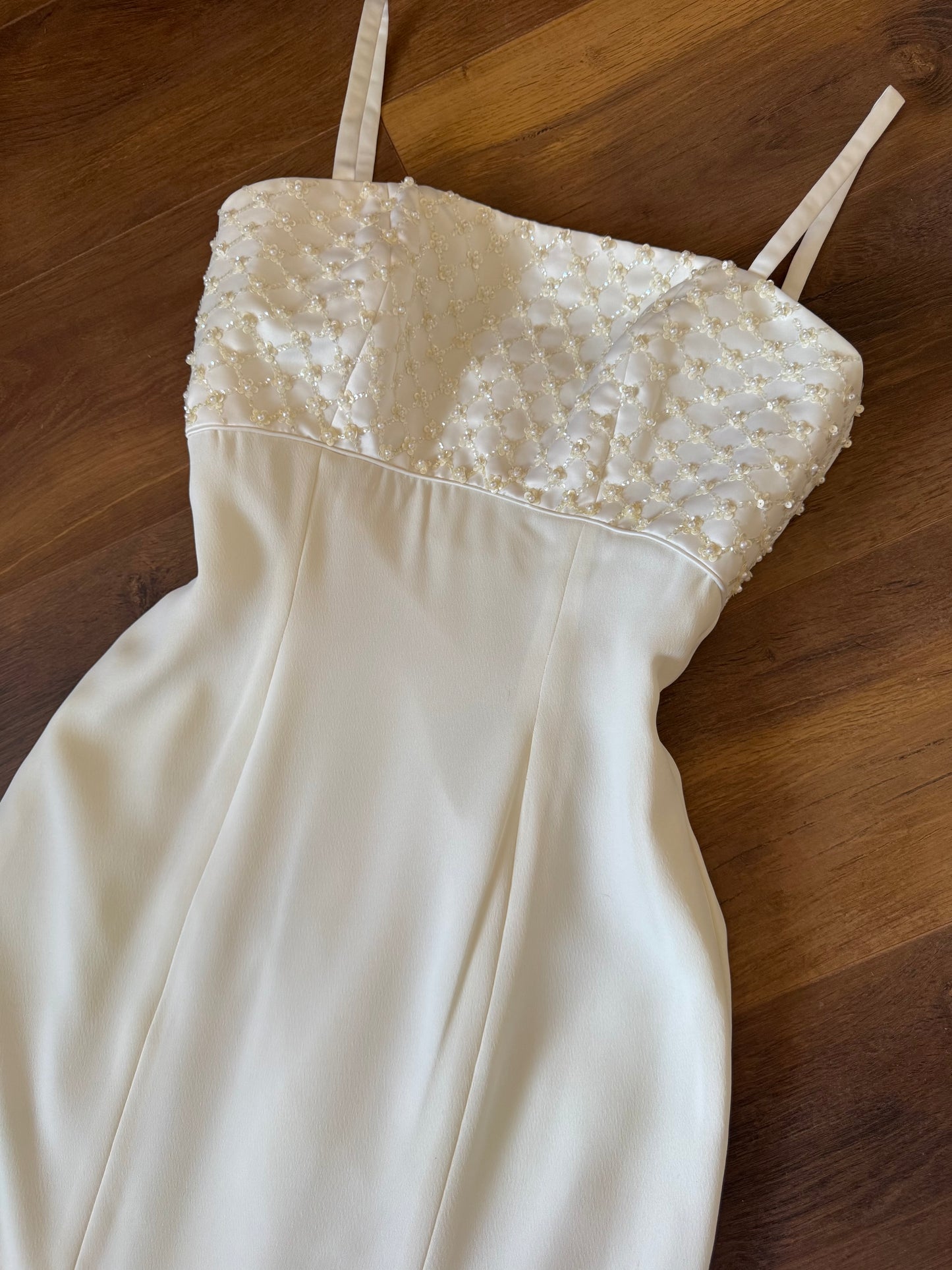 Rena Koh ivory figure hugging wedding dress & shawl uk 8-10