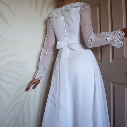 White broderie anglaise long sleeve wedding dress UK 8-10