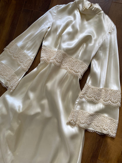 Ivory luxury satin long sleeve 70s wedding dress uk 12