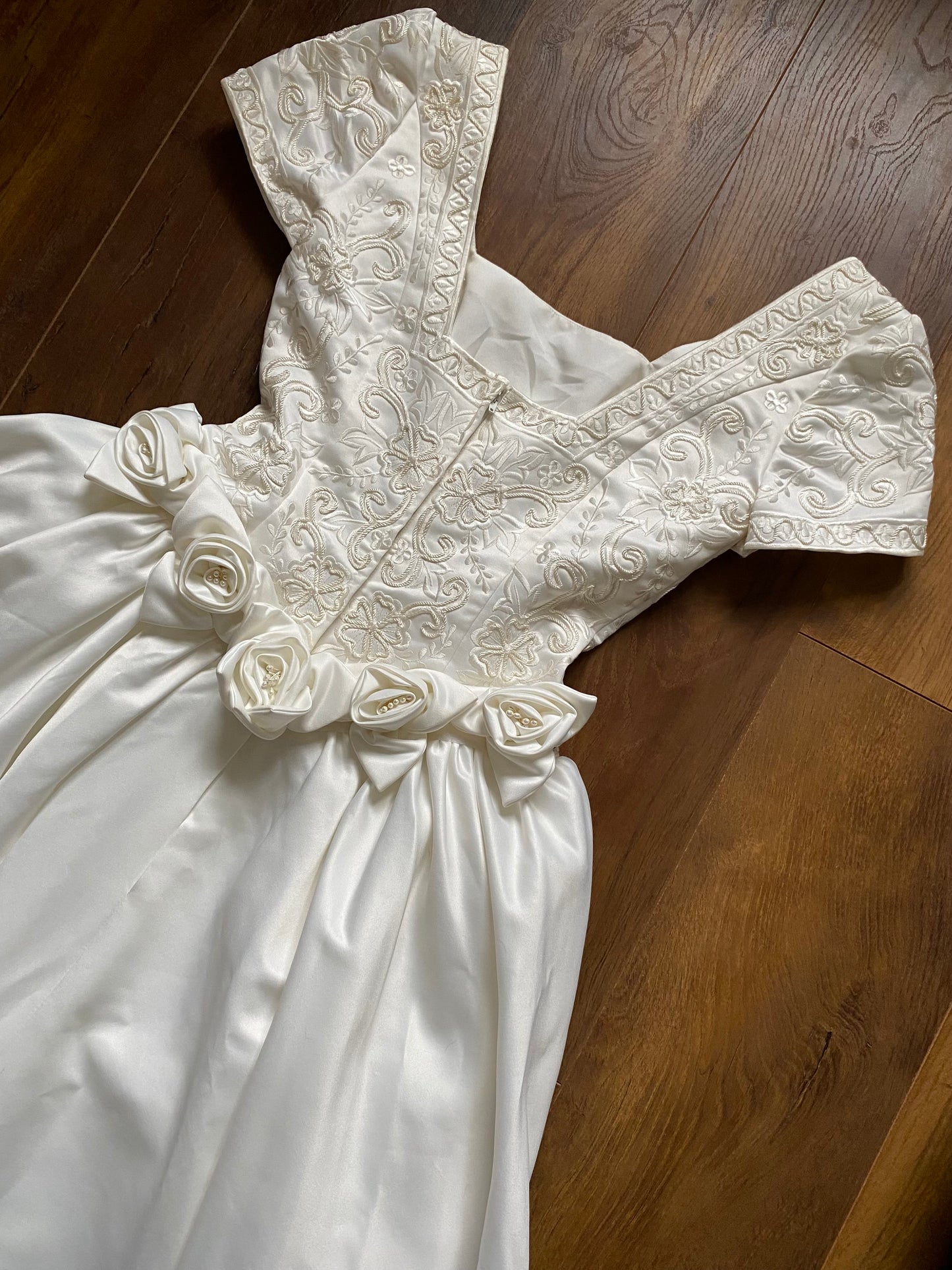 Vintage ivory wedding dress with detachable train uk 8-10