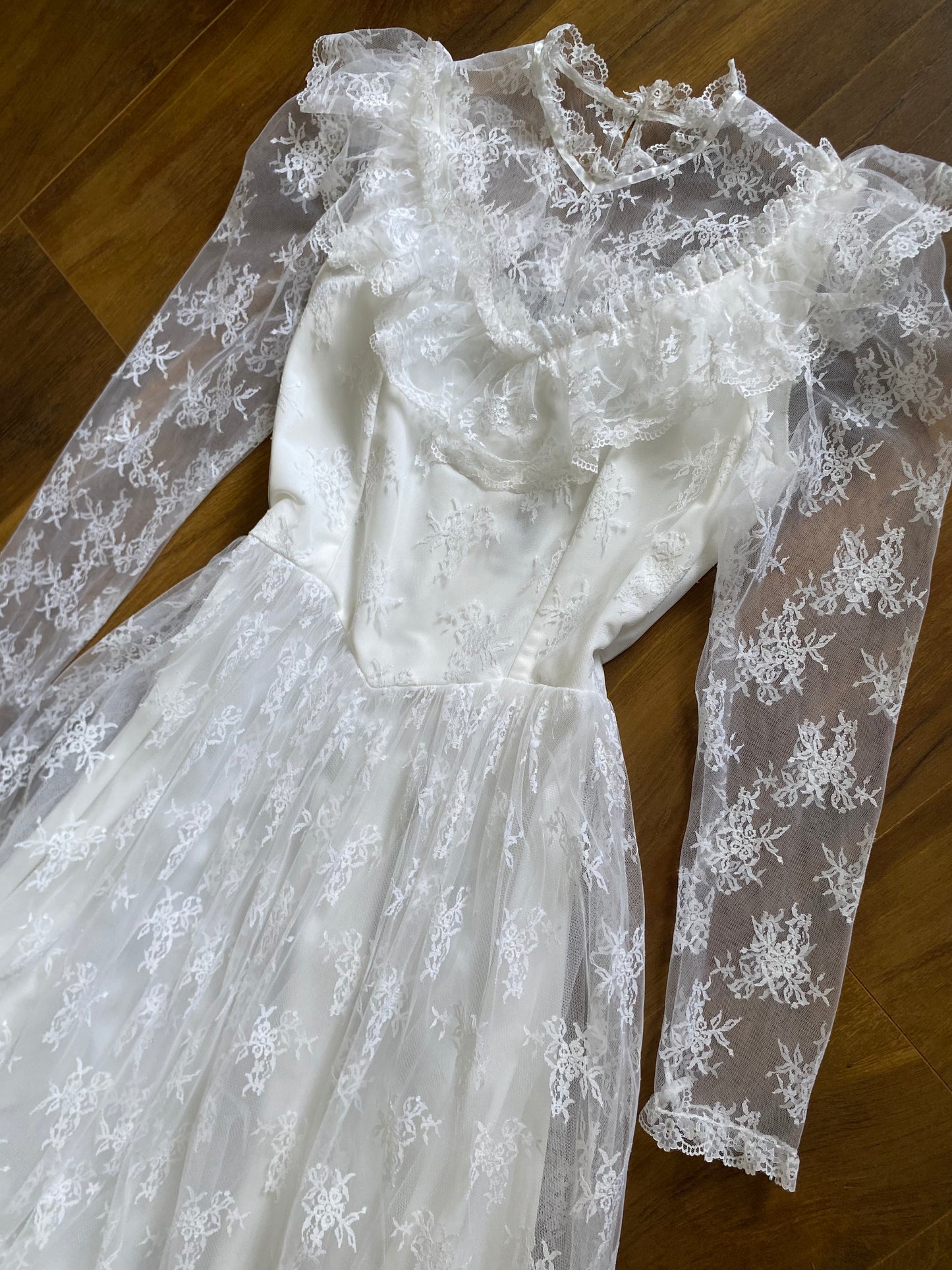 White lace long sleeve 70s wedding dress uk 10