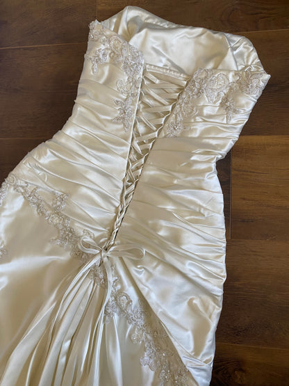 Ivory satin fit & flare wedding dress uk 8-10