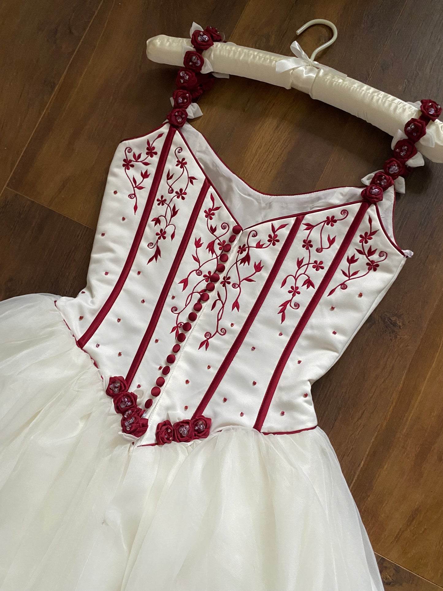 Gorgeous white & red wedding dress & gloves uk 10