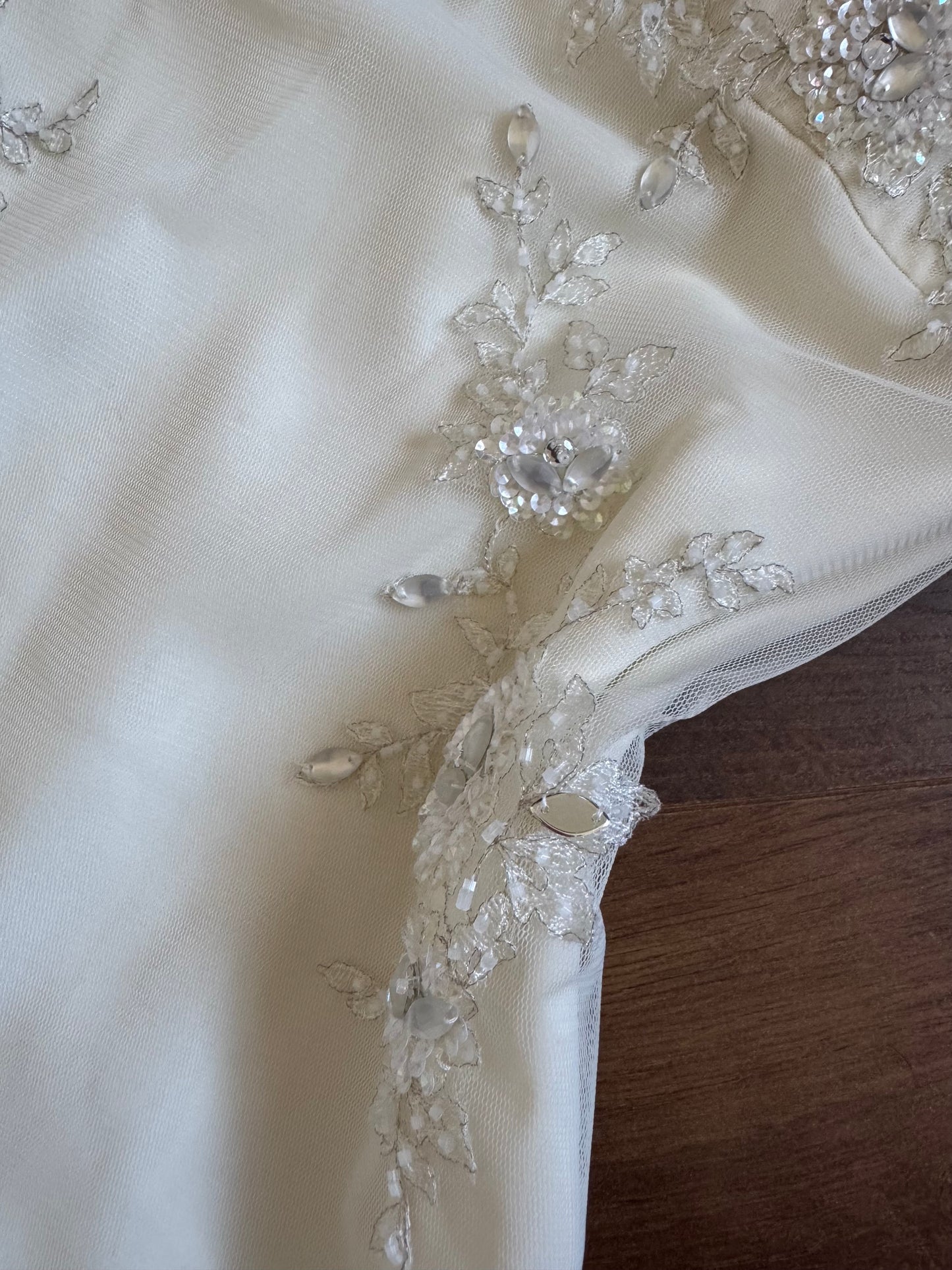 Beautiful ivory floaty wedding dress uk 12