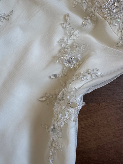 Beautiful ivory floaty wedding dress uk 12