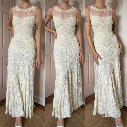 Off white lace stretch wedding dress UK 10
