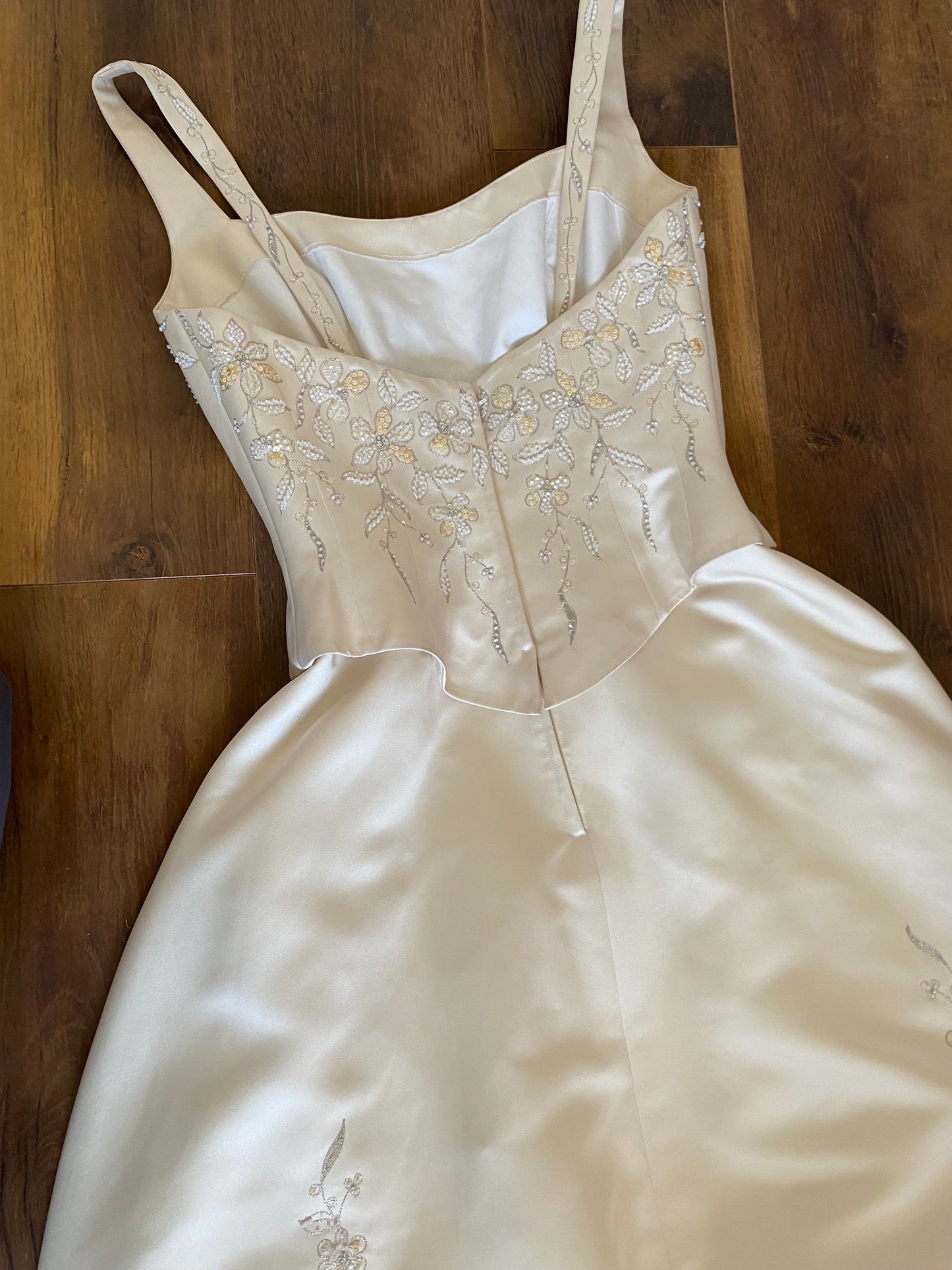 Champagne Benjamin Roberts wedding dress with detachable train uk 12-14