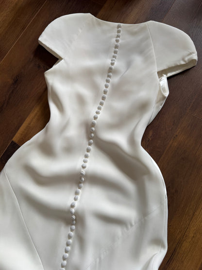 Ivory short sleeve figure hugging wedding dress uk 10