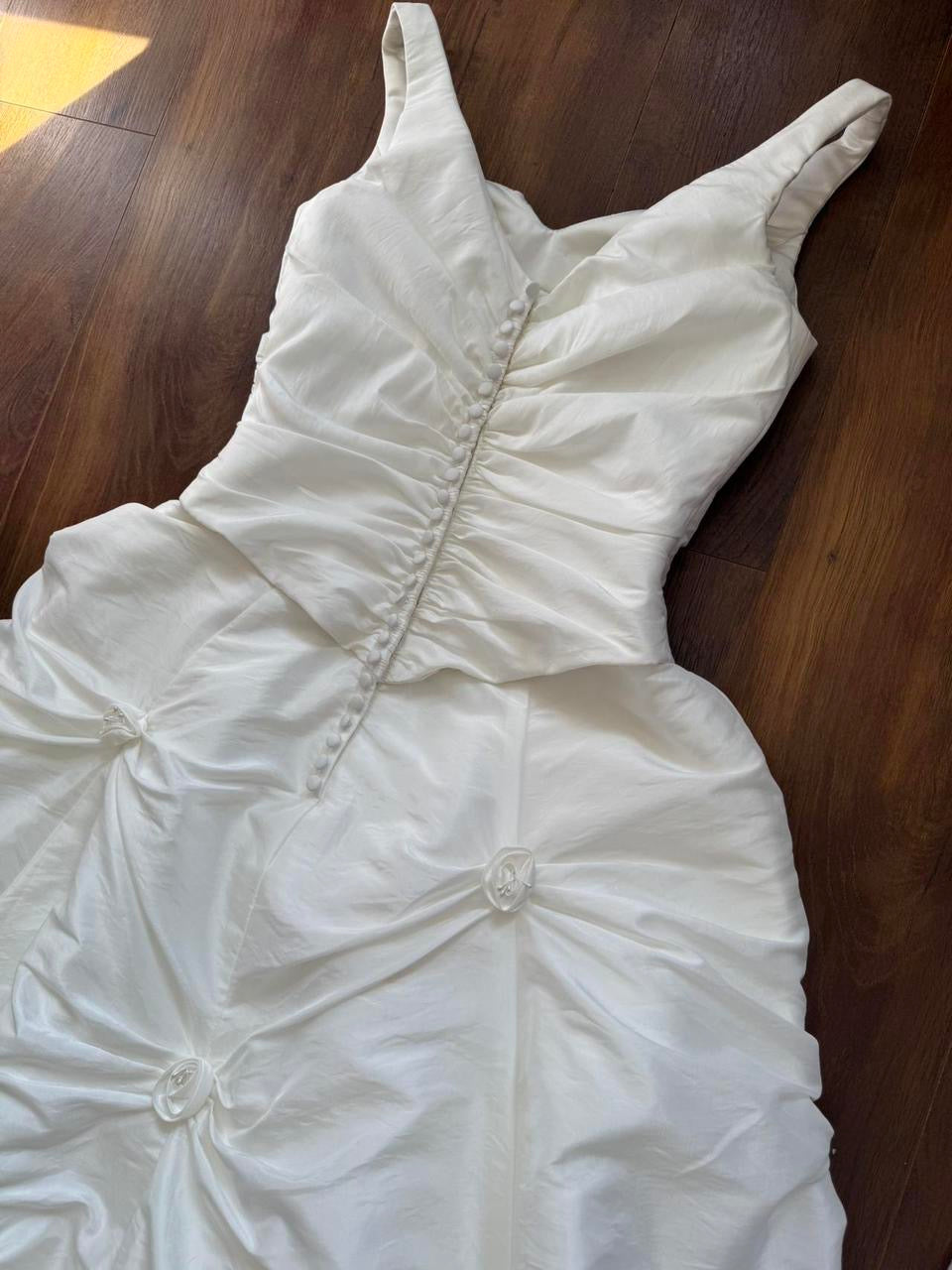 White draped a-line wedding dress uk 10-12