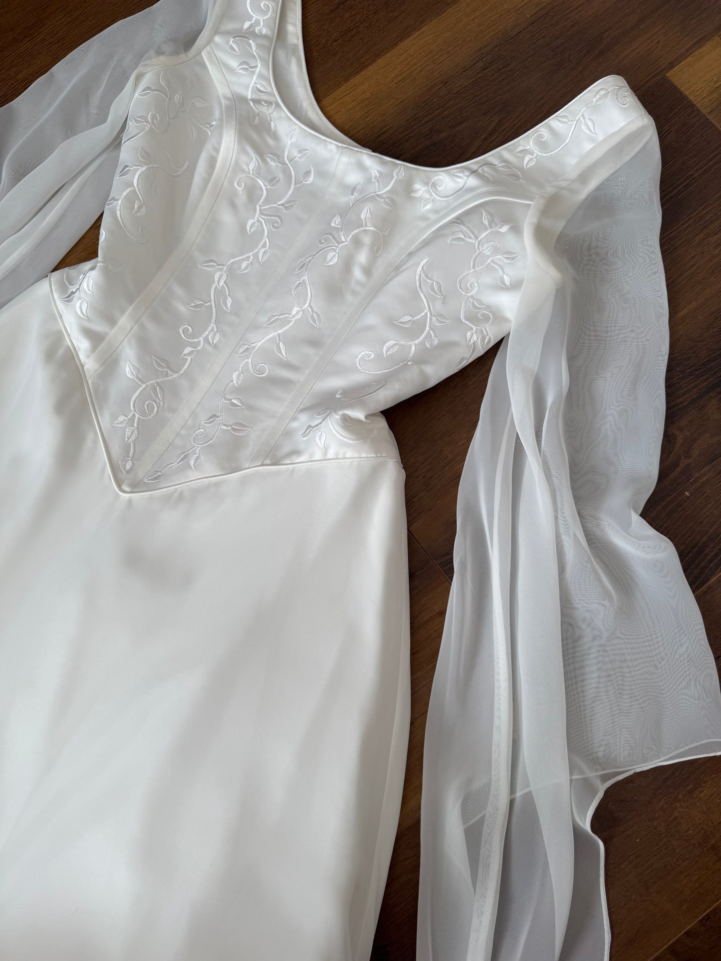 Sincerity ivory long sleeve wedding dress uk 14