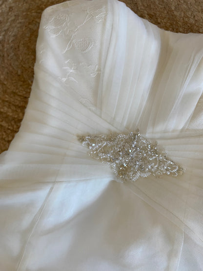 Ivory Benjamin Roberts lace strapless wedding gown uk 10