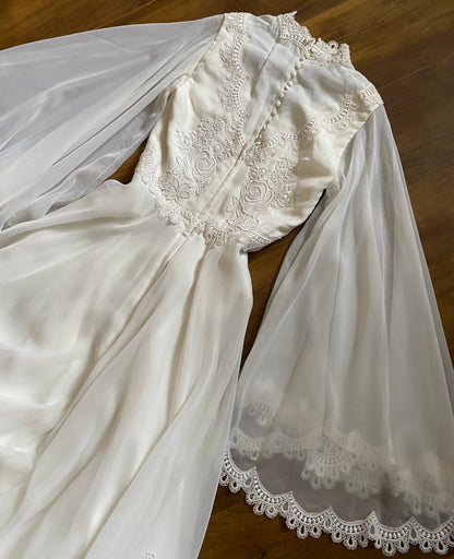 White 70s lace flared sleeve wedding dress uk 10-12