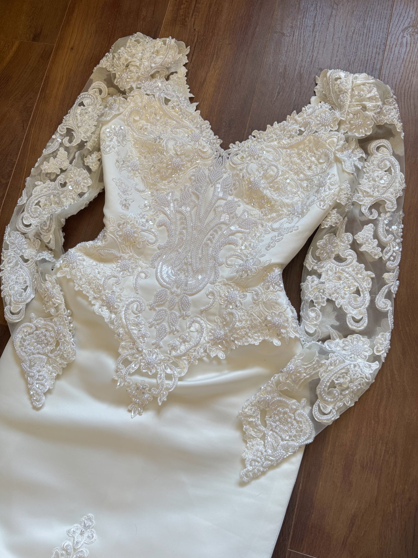 Long sleeve ivory lace wedding dress with detachable train uk 8-10