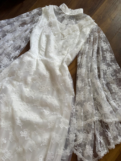 White lace flared sleeve wedding dress uk 8