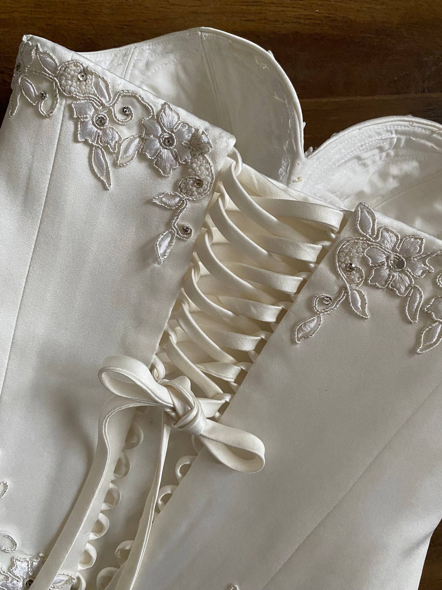 Benjamin Roberts ivory 2-piece wedding set uk 10